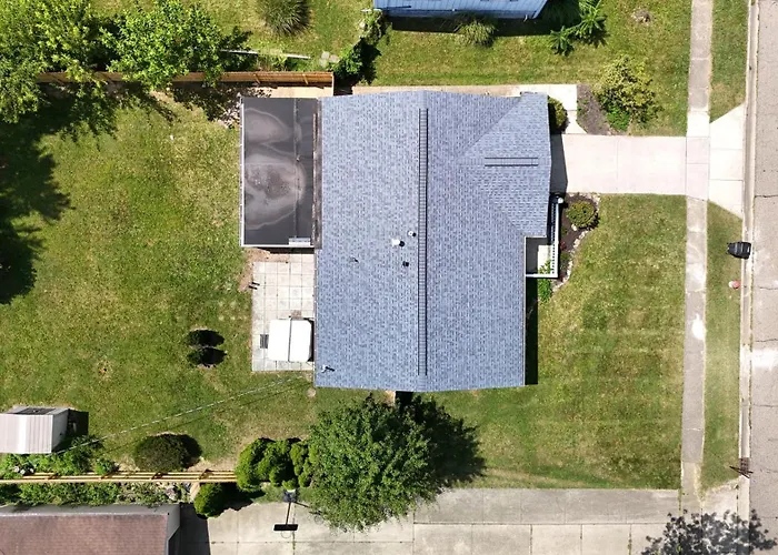 Holiday home Private - Entire House - Ranch - Hot Tub - Pets Welcome - 2 King Beds - Kids Welcome - Fenced Yard - Free Wifi - Quiet Neighborhood *